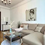 Appartamento Audrey Hepburn Cathedral View Location Air Conditioned