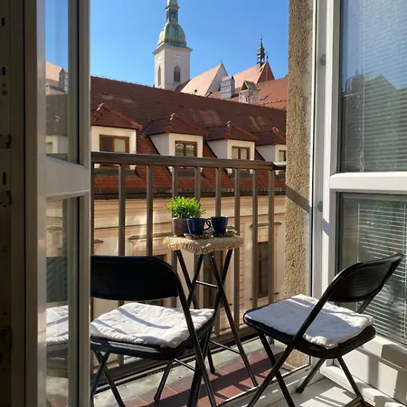 Audrey Hepburn Cathedral View Location Air Conditioned Apartmán *