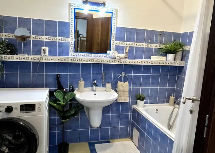 Audrey Hepburn Cathedral View Location Air Conditioned ブラチスラヴァ