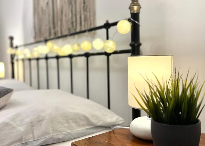 Audrey Hepburn Cathedral View Location Air Conditioned *