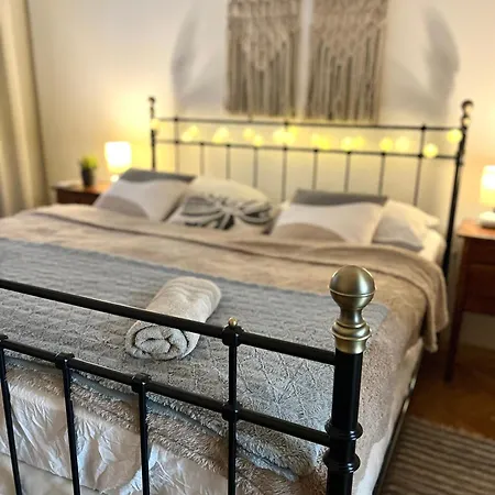 アパート Audrey Hepburn Cathedral View Location Air Conditioned *