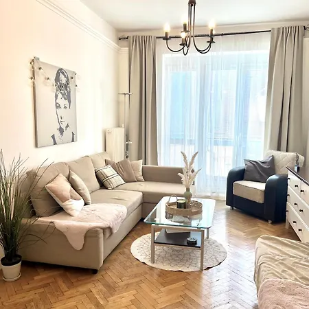 Audrey Hepburn Apartment Cathedral View Top Location Air Conditioned *